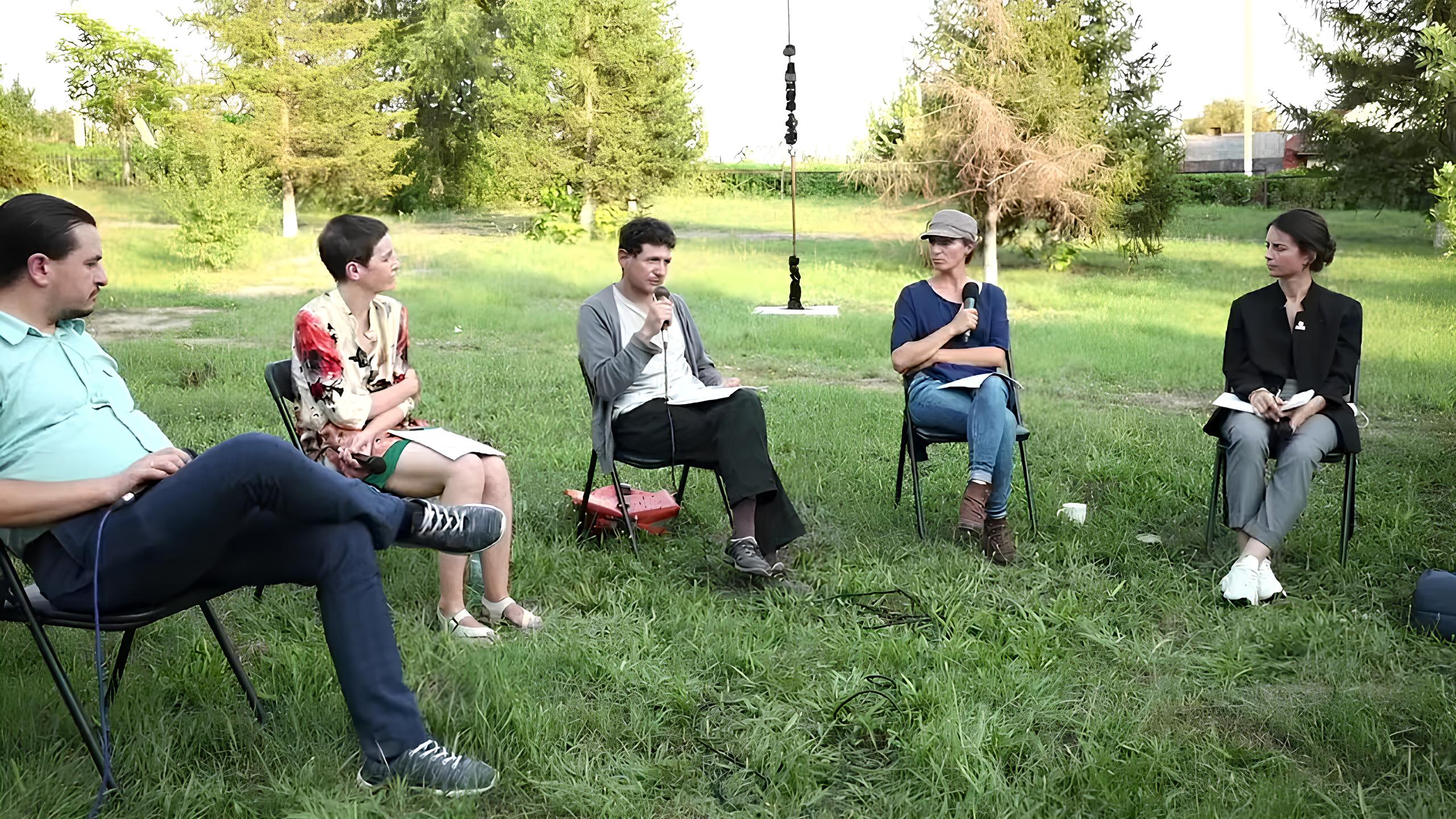 Discuția publică „Cum susținem artiștii independenți”